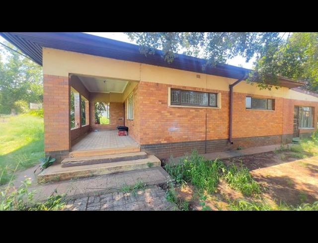 4 BEDROOM HOUSE FOR SALE IN OOSEINDE